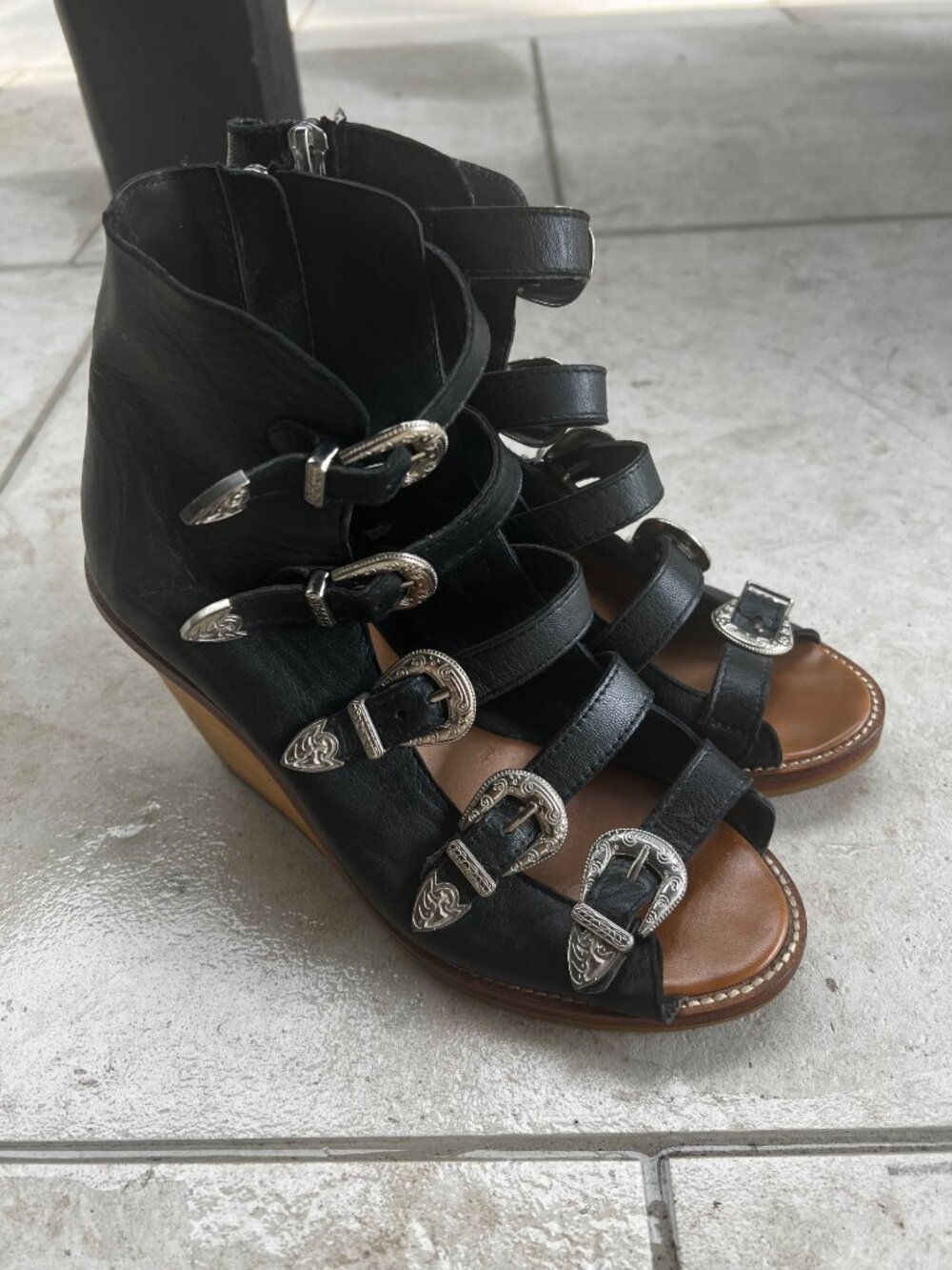 Topshop Womes Black Gothic Leather Wedges Heels metal clips Strappy Rivet 39